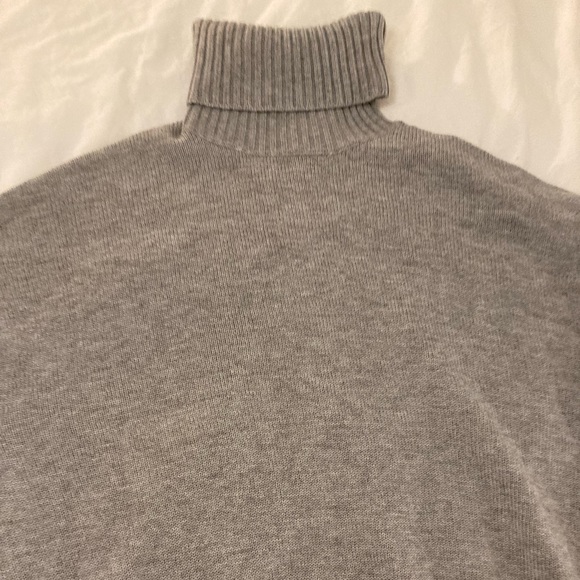 H&M Premium Oversized Turtleneck - Picture 2 of 7